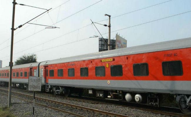 झारखंड : 48 घंटे के दौरान दूसरी बार हादसे का शिकार होने से बची ज्ञानेश्वरी एक्सप्रेस