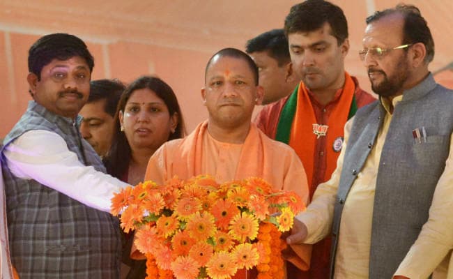 योगी आदित्यनाथ से सांसदों की नाराजगी पर पीएम मोदी ने पूछे सवाल, मांगा जवाब, संघ भी सक्रिय