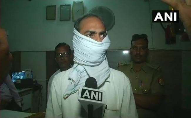 एमएलए कुलदीप सेंगर के गुंडे धमका रहे हैं, सबूत नष्ट किये जा रहे हैं : उन्नाव गैंगरेप पीड़िता के चाचा