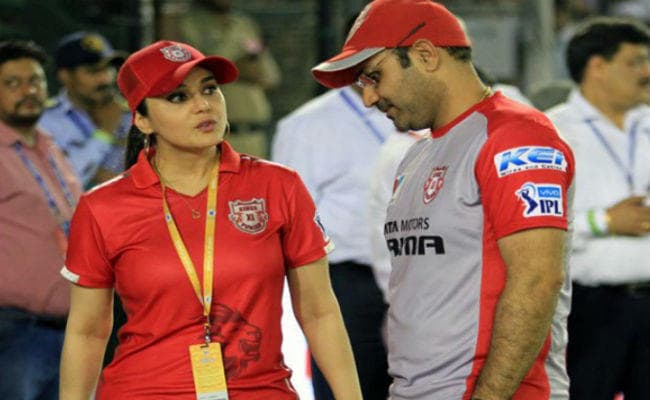 पंजाब की हार पर भड़की प्रीति जिंटा, सहवाग से हुई तीखी नोक-झोंक !