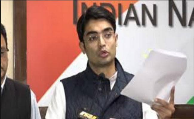 एसएससी अध्यक्ष को सेवा विस्तार देने पर मोदी पर बरसी कांग्रेस, बताया - गुजरात कनेक्शन