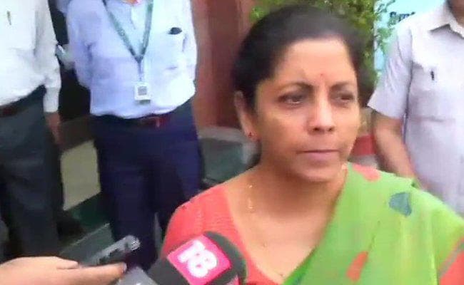 शांति के लिए पाकिस्तान के किसी भी पहल को भारत गंभीरता से लेता है : रक्षा मंत्री