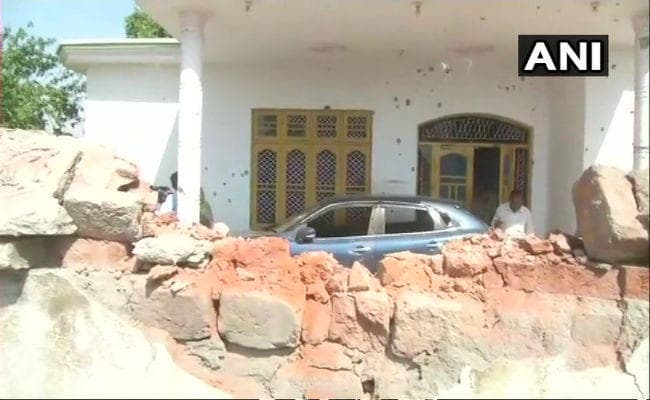 जम्मू-कश्मीर : अनंतनाग में पाकिस्तान ने किया ग्रेनेड हमला, छह नागरिक घायल, कठुआ सेक्टर में हुई दो की मौत