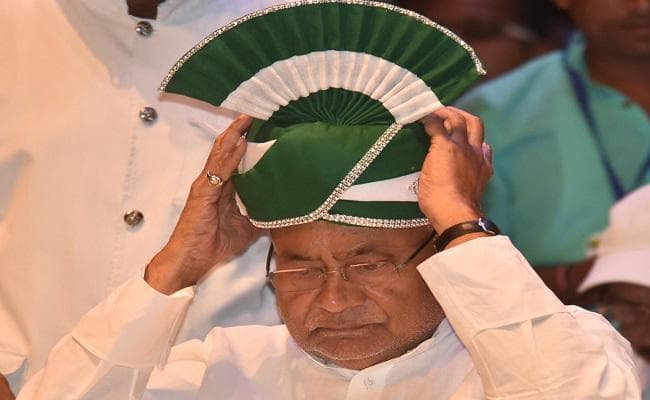 नीतीश का तेजस्वी पर परोक्ष वार, कहा- युवा नेता ‘धन पाने'' के लिए जल्द हासिल करना चाहते हैं पद