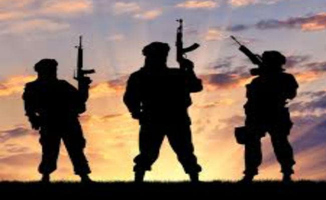 कश्मीर में 60 विदेशी आतंकवादियों समेत सक्रिय हैं 243 दहशतगर्द