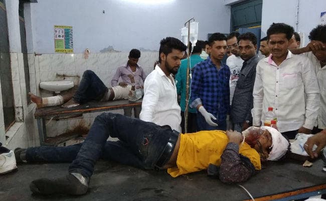 बारात जा रही ट्रैक्टर पलटने से तीन की मौत, दर्जन भर घायल