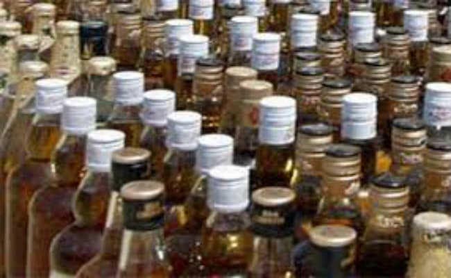 तलाशी के दौरान भारी मात्रा में अवैध शराब जब्त
