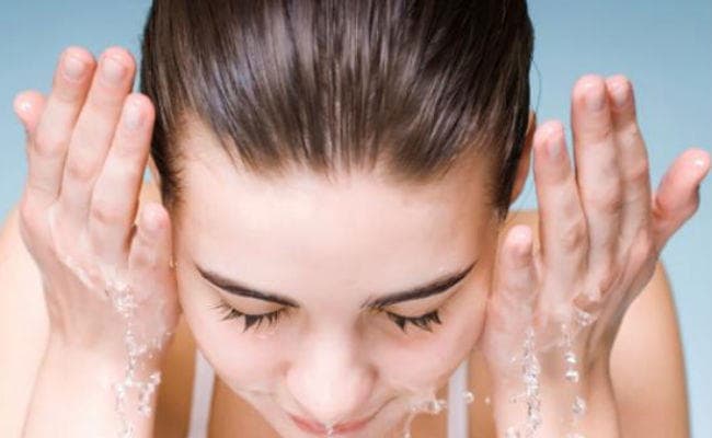 बरसात के मौसम में ऐसे रखें त्‍वचा का ख्‍याल