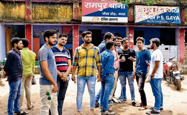 प्रोफेसर-छात्रा की बातचीत का ऑडियो वायरल, सुनिए एक शिक्षक की छात्रा से अश्लील बात, आप भी हो जायेंगे शर्मसार