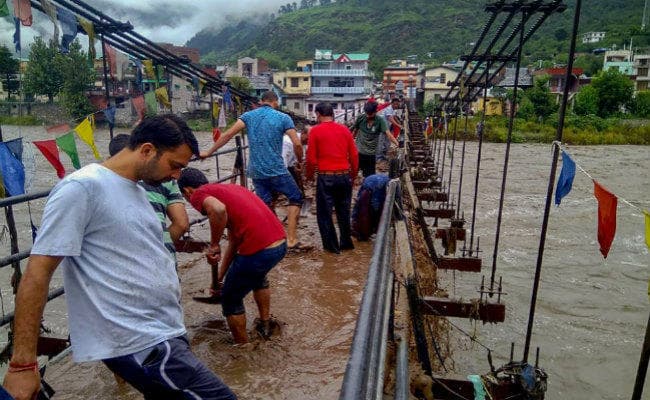हिमाचल में बारिश से एक दिन में 18 मरे, देश भर में अबतक मृतकों की संख्या 802 पहुंची