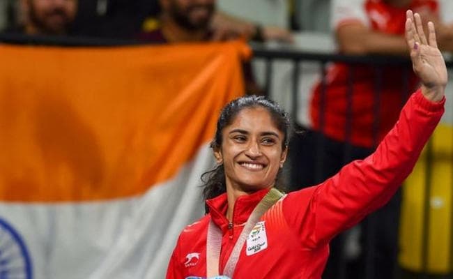 #Wrestling : भारत की विनेश फोगाट फाइनल में, साक्षी मलिक सेमीफाइनल में हारी