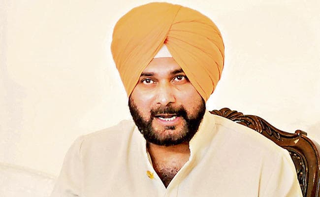 सिद्धू ने अटल और मोदी का नाम लेकर किया अपना बचाव, कही यह बात