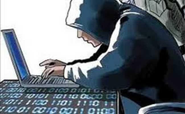 महिला समेत दो लोगों के एकाउंट से 26978 रुपये की साइबर ठगी