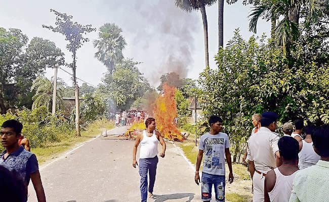 वैशाली : महिला की हत्या के बाद हंगामा पुलिस ने की हवाई फायरिंग