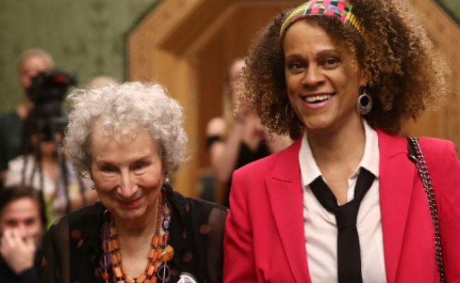 #BookerPrize2019 : मार्गरेट एटवुड और बर्नरडाइन एवरिस्टो को संयुक्त रूप से मिला बुकर पुरस्कार