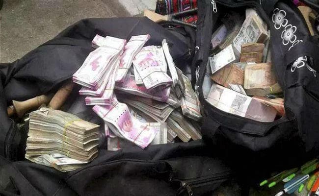 पीएफ के सहायक कमिश्नर की 2.90 करोड़ की संपत्ति जब्त