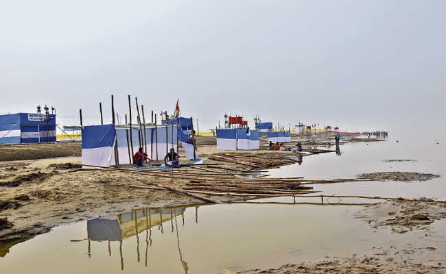 घाट तैयार, एप्रोच रोड को दे रहे फाइनल टच