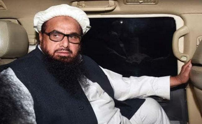 पाक में अब भी बरकरार है हाफिज सईद का दबदबा, एटीएम चोर के हत्यारोपी पुलिस अफसरों को कोर्ट से कराया बरी