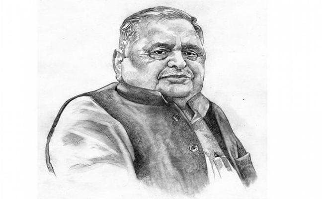 मुलायम सिंह यादव पेट में दर्द की शिकायत के बाद पीजीआई में भर्ती