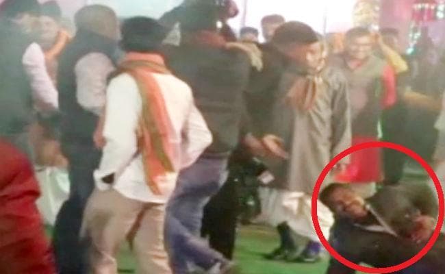 शादी समारोह में हर्ष फायरिंग से वीडियोग्राफर की मौत, शादी संपन्न होने के लिए सुनसान जगह पर छोड़ी लाश