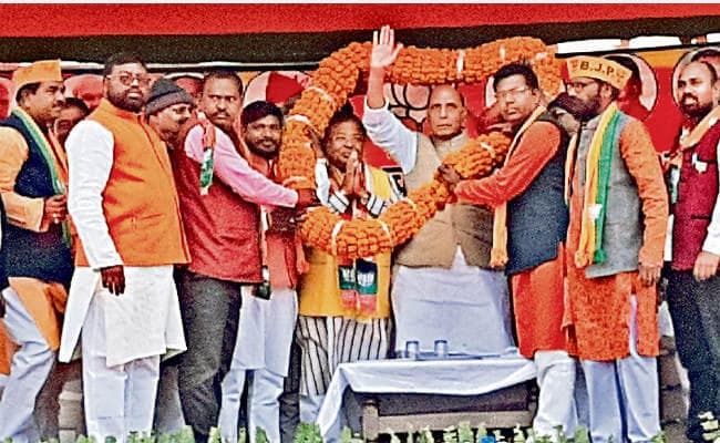 झारखंड विधानसभा चुनाव 2019 : बेरमो व आदित्यपुर में रक्षा मंत्री राजनाथ सिंह ने की सभा, कहा- पहले चरण की 10 सीट हमारी