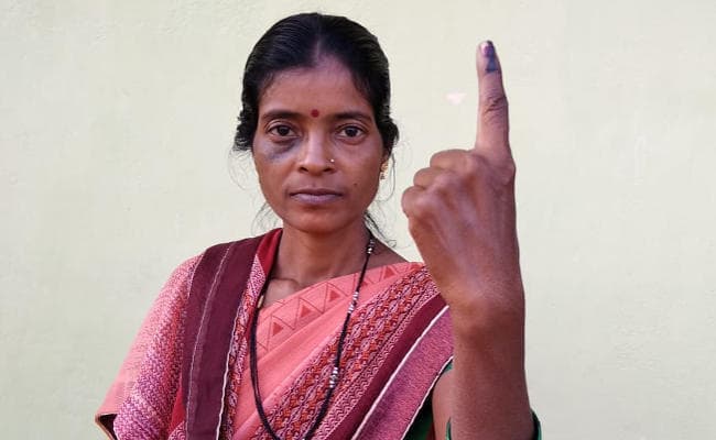 झारखंड विधानसभा चुनाव का दूसरा चरण : ST के लिए रिजर्व 16 में 11 सीट पर पुरुष से ज्यादा महिला वोटर