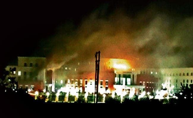 रांची : हैंडओवर होने से पांच दिन पहले 465 करोड़ के नये विधानसभा भवन में लगी आग, भारी नुकसान