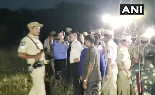 हैदराबाद मामला : रेपिस्‍ट के एन्‍काउंटर स्‍पॉट पर पहुंची मानवाधिकार आयोग की टीम