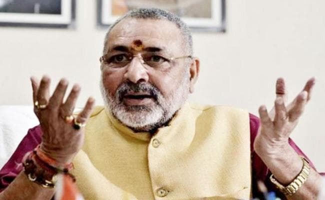 गिरिराज का राहुल पर निशाना, कहा- उधार का सरनेम लेने से कोई "गांधी" नहीं होता