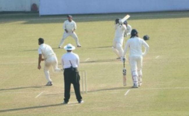 क्रिकेट पर भी ''ग्रहण'', दो घंटे देर से शुरू होगा मैच