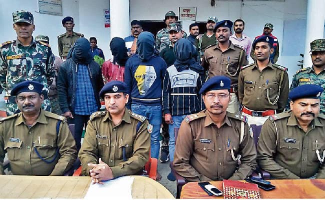 बरकट्ठा : व्यवसायी पुत्र का अपहरण करने वाले चार गिरफ्तार, पैसे बरामद