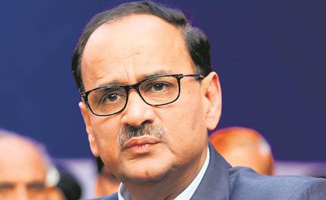 CBI vs CBI : हटाये गये सीबीआइ चीफ आलोक वर्मा बोले : झूठे, निराधार और फर्जी आरोपों के आधार पर हुआ मेरा तबादला