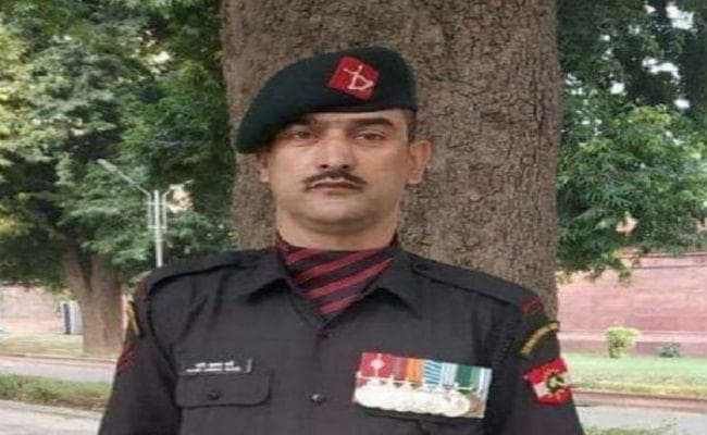 अशोक चक्र से सम्मानित नजीर अहमद वानी की पत्नी ने कहा, पति के पराक्रम के तेज ने नहीं छलकने दिये आंसू