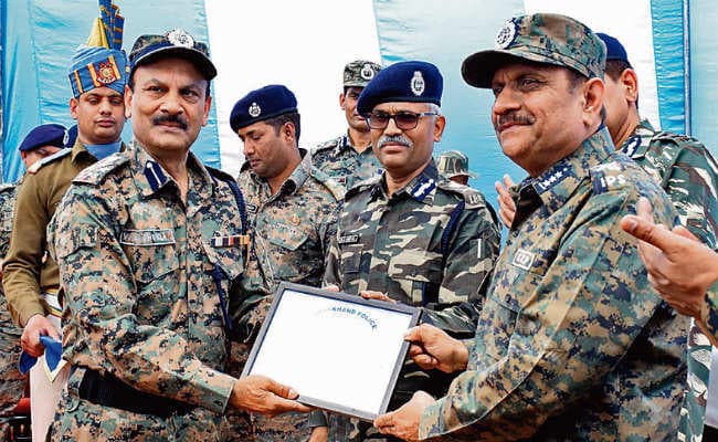 रांची : अलंकरण समारोह में पलामू पहुंचे सीआरपीएफ डीजी, जवानों का बढ़ाया हौसला, चुनाव को ले बनायी जा रही है विशेष रणनीति