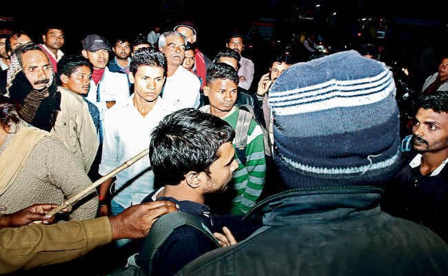 जमशेदपुर  :  नौकरी के लिए गुजरात ले जायी गयीं 52 लड़कियां