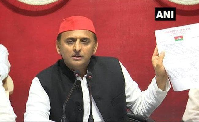 प्रयागराज जाने से रोके जाने पर अखिलेश ने कहा, केंद्र के इशारे पर हुई कार्रवाई