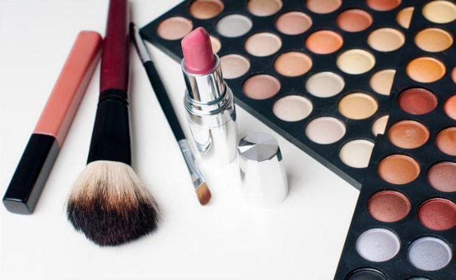 Warning: प्रेग्नेंसी में कॉस्मेटिक्स से बचें, शिशु को हो सकती हैं ये बीमारियां