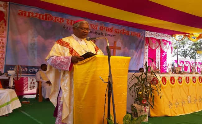 सिमडेगा : ईश्वर सबका मुक्तिदाता  है:  विशप