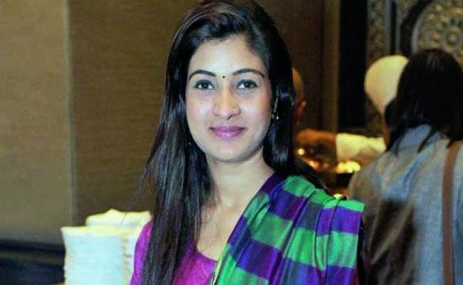 केजरीवाल को झटका देकर कांग्रेस का दामन थामेंगी आप विधायक अलका लांबा ?