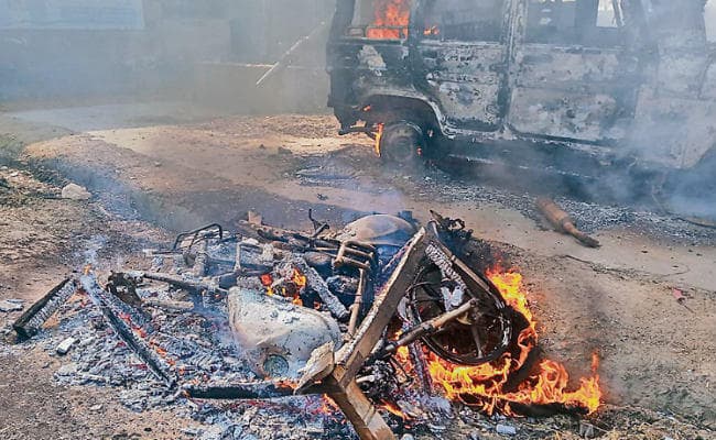 भभुआ : फायरिंग में दो की मौत के बाद उपद्रव, राइस मिल को फूंका