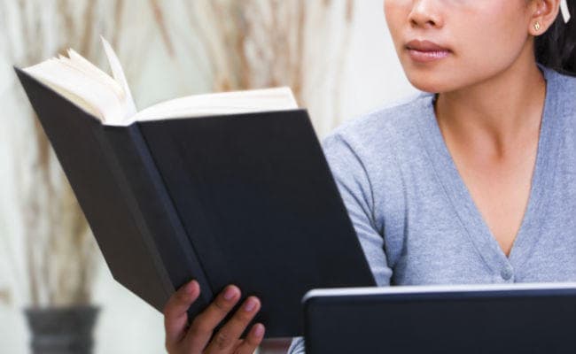 नौकरी में रह कर पढ़नेवाले कर्मचारियों की प्रोत्साहन राशि सरकार ने पांच गुना बढ़ायी, जानें किस कोर्स पर मिलेगी कितनी राशि