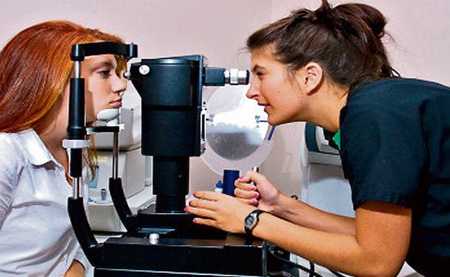 ग्लूकोमा से बचने के लिए सतर्कता है जरूरी, जानें बचाव के उपाय