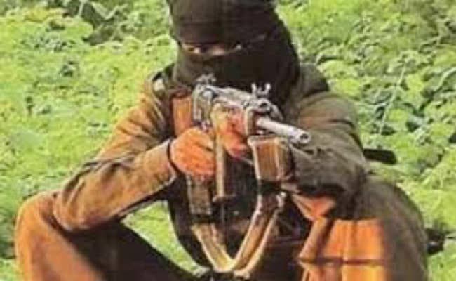 वन विभाग के निर्माणाधीन गार्ड क्वार्टरों को नक्सलियों ने उड़ाया