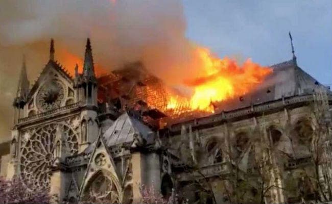 Notre Dame Cathedral Fire : ऐतिहासिक चर्च के पुनर्निमाण में मदद करेगा UNESCO