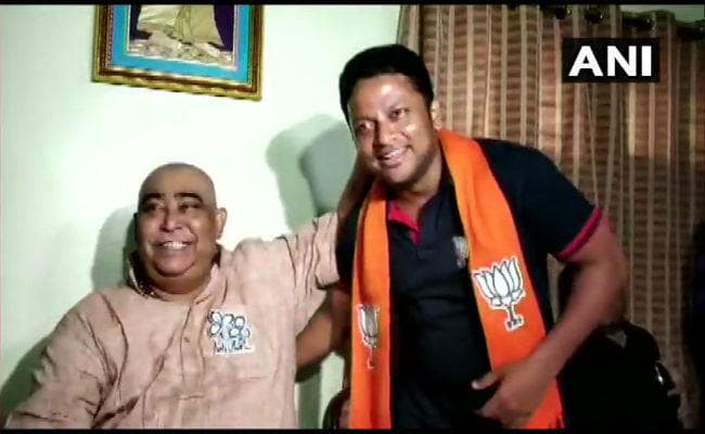 भाजपा उम्मीदवार ने तृणमूल जिला नेता के साथ खाया खाना, चर्चा का बाजार गर्म