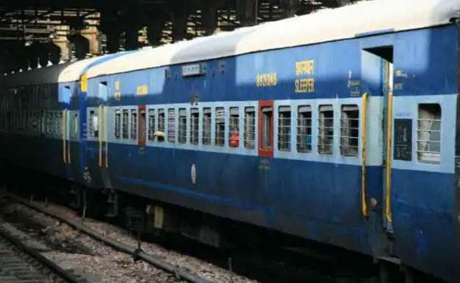 पटना : चक्रवाती तूफान ‘फोनी’ को लेकर एर्णाकुलम समेत इन आठ ट्रेनों को किया गया रद्द