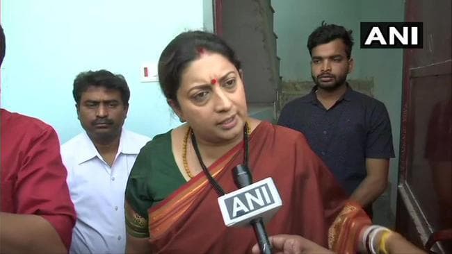 अमेठी से स्मृति ईरानी का हमला, बोलीं- लापता सांसद ही नहीं, लापता प्रत्याशी भी हैं राहुल गांधी