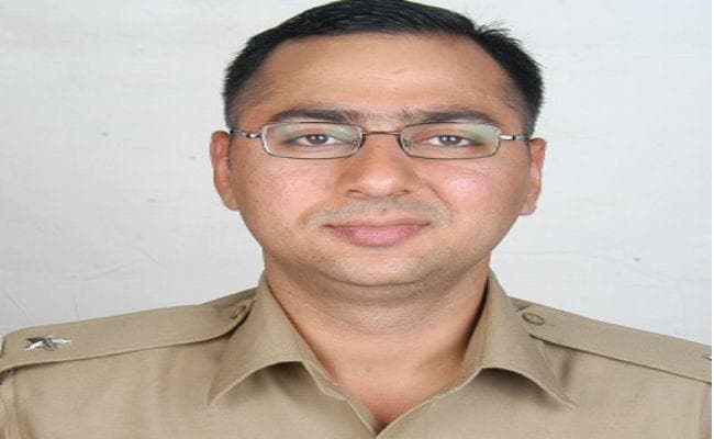 बेवफाई के शक में पागल भोला ने पत्नी की कर दी हत्या, इलाहाबाद से किया गया गिरफ्तार