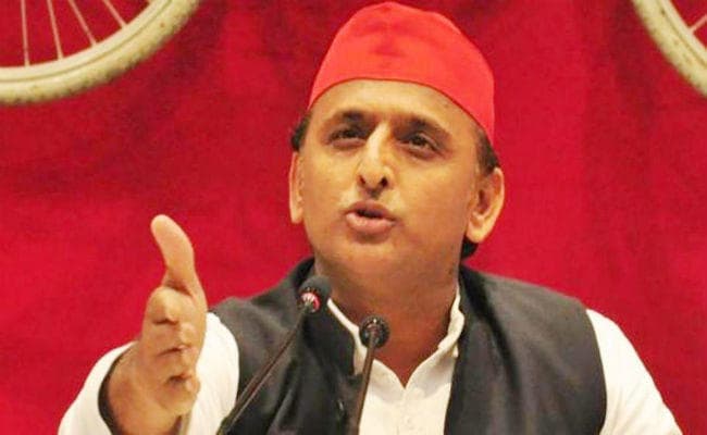 अखिलेश ने भाजपा के वादे पर किया पलटवार : मूर्ति की बजाय स्कूल, अस्पताल और सड़कें बनवाना करूंगा पसंद