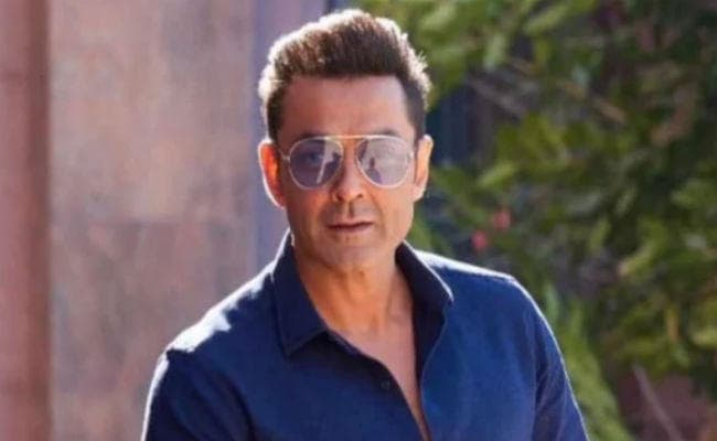 अच्छी फिल्म बनाने में कोई कसर नहीं छोड़ते शाहरुख : बॉबी